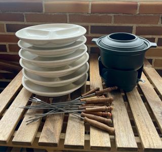 Set Fondue Hierro Fundido Negro y Madera