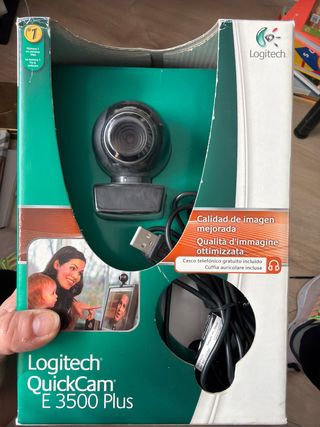 Logitech QuickCam E 3500 Plus Webcam