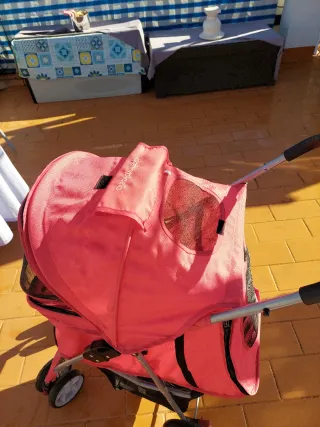 Carrito para perro rojo