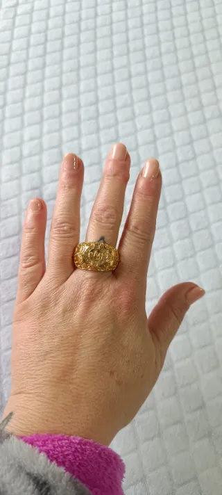 Anillo de hombre dorado con circonita de cristal