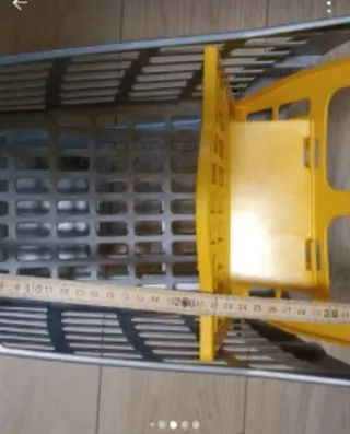 Carrello spesa giallo e grigio