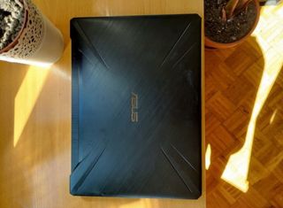 Portátil Asus TUF Gaming FX505D Negro