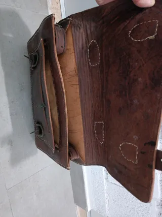Maletín de cuero marrón