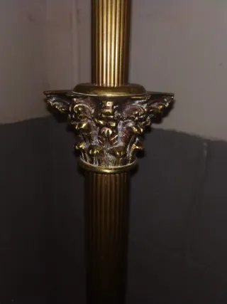 Lámpara de pie clásica metal/marmol y tela