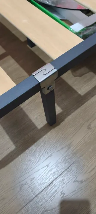 Somier con patas 135x190 + Colchón y Almohada