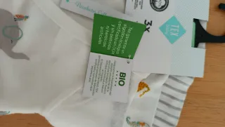 3 bodies 1 mes. Apertura frontal. Tex bio