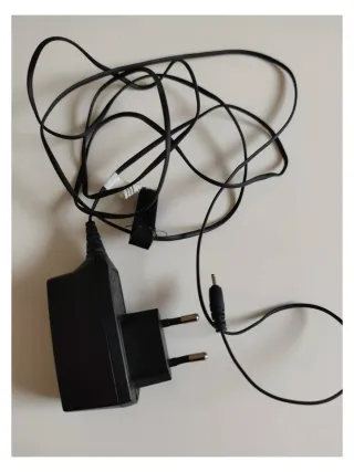 Cargadores móviles antiguos Nokia, Motorola...