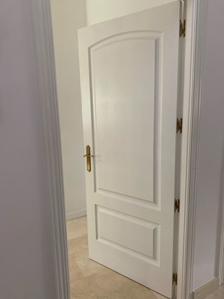 Puerta interior lacada blanco 82cm