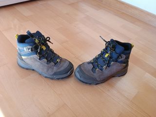 Botas montaña infantil T.33