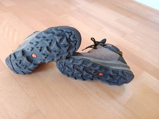 Botas montaña infantil T.33