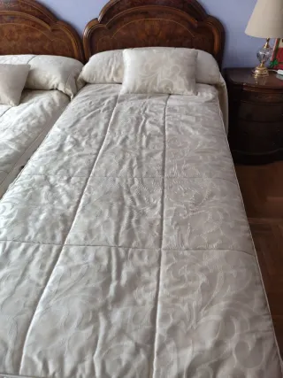 Dos canapés pikolin de 90x190 con cabecero madera