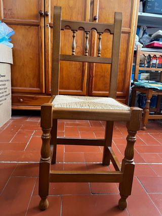 Sillas de madera maciza con asiento de enea