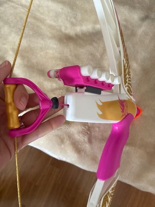 Arco Nerf rosa con dardos