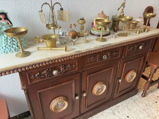 Mueble aparador antiguo de madera