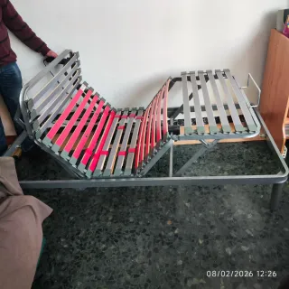 Cama reclinable madera y metal con mando