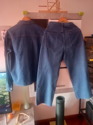 Conjunto vaquero chaqueta y pantalón