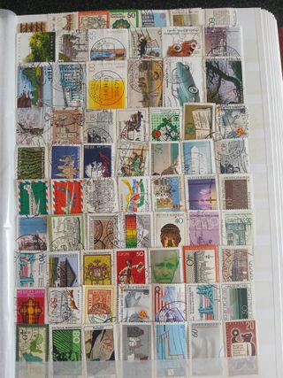 4023 Sellos Mundo en Clasificador