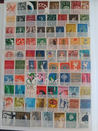 4023 Sellos Mundo en Clasificador