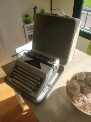 Máquina de escribir antigua