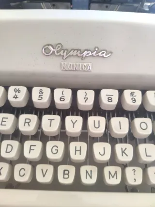 Máquina de escribir antigua