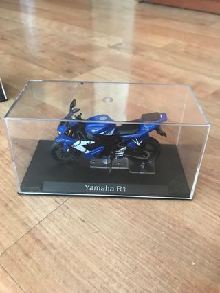 4 Motos Yamaha: R1, R7, XJR 1300, V-Max