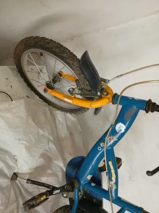 Bicicleta infantil azul