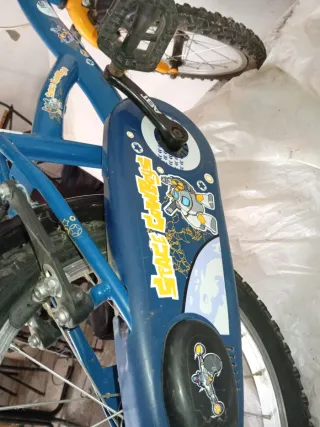 Bicicleta infantil azul