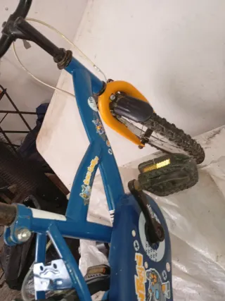 Bicicleta infantil azul
