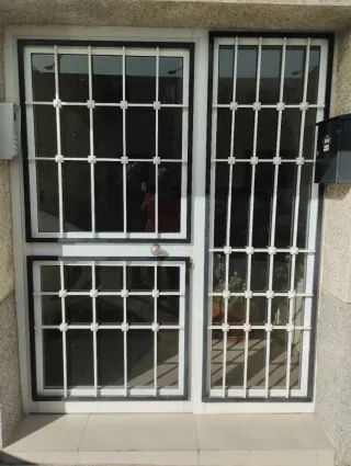 Puerta entrada aluminio blanco/cristal 168x207