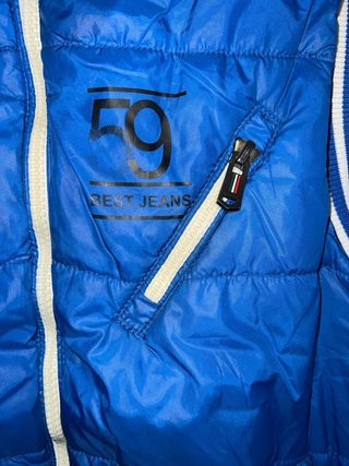 Chaleco con capucha War Wolf