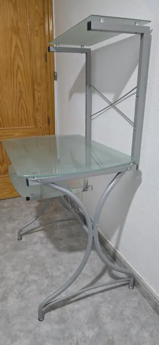 Mesa de estudio cristal y metal