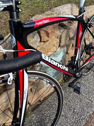 Bicicleta de carretera carbono Bianchi Vertigo