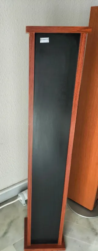 Mueble Estantería CDs,Madera y Plástico.