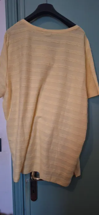 T-shirt gialla taglia 58
