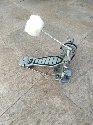 Pedal Bombo Pearl Cadena