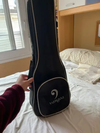 Ukelele Vangoa con funda