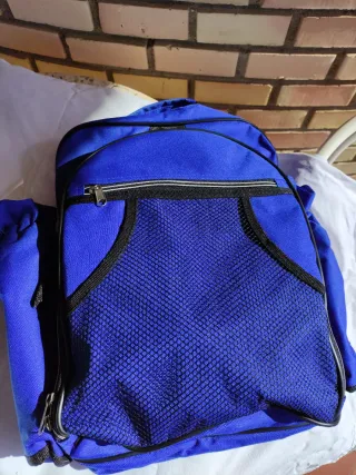 Mochila nevera azul nueva