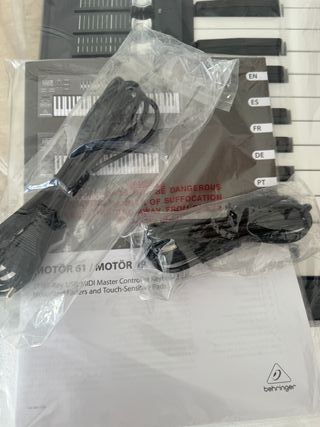 Controlador MIDI Behringer Motor 49 USB/MIDI