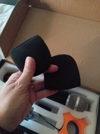 2 Micrófonos Inalámbricos con Accesorios