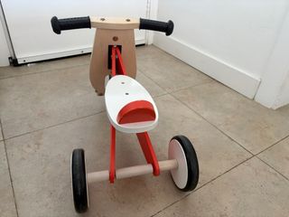 Triciclo de madera Janod sin pedales