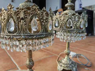 Lámparas de mesa antiguas doradas