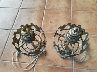 Lámparas de mesa antiguas doradas