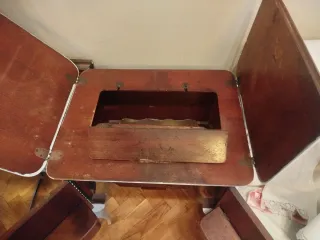 Mesa antigua máquina coser madera