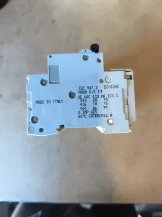 Magnetotèrmic Merlin Gerin