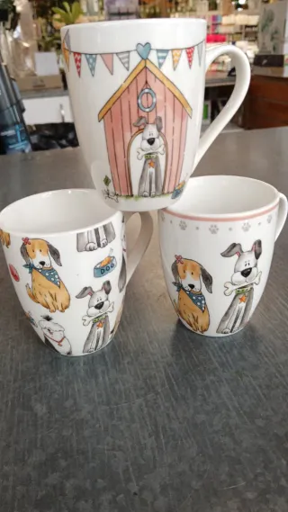 Taza cerámica con diseño de perro