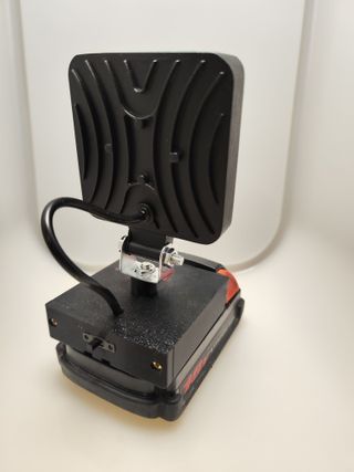 FOCO LED DE 96W PARA BATERÍAS MILWAUKEE M18