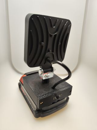 FOCO LED DE 96W PARA BATERÍAS MILWAUKEE M18