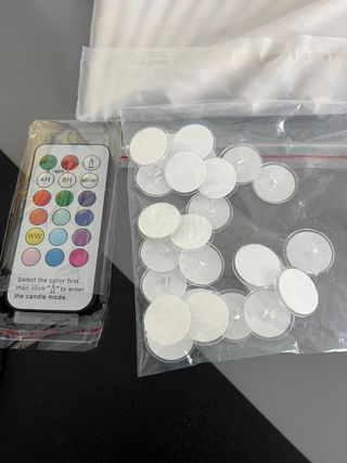 18 Velas LED Flotantes con Mando