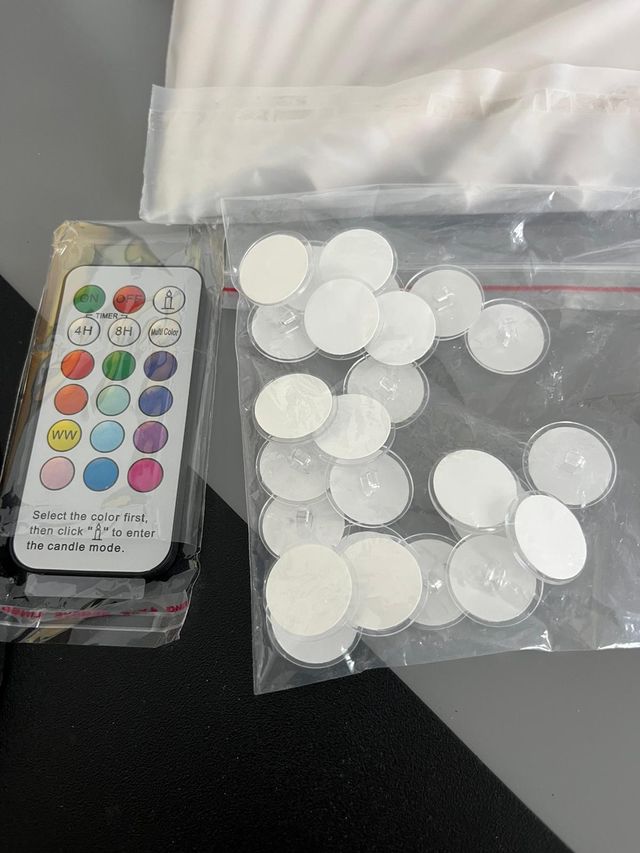 18 Velas LED Flotantes con Mando
