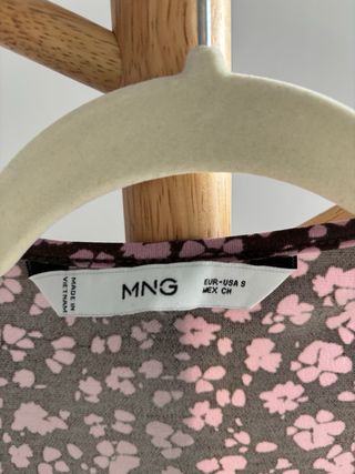 Blusa Mango flores S